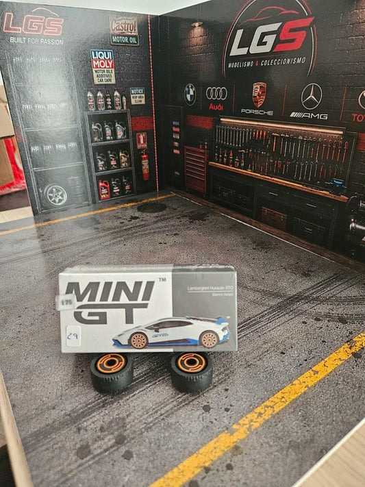 Lamborghini Huracán STO Bianco Asopo MINI GT – Escala 1:64